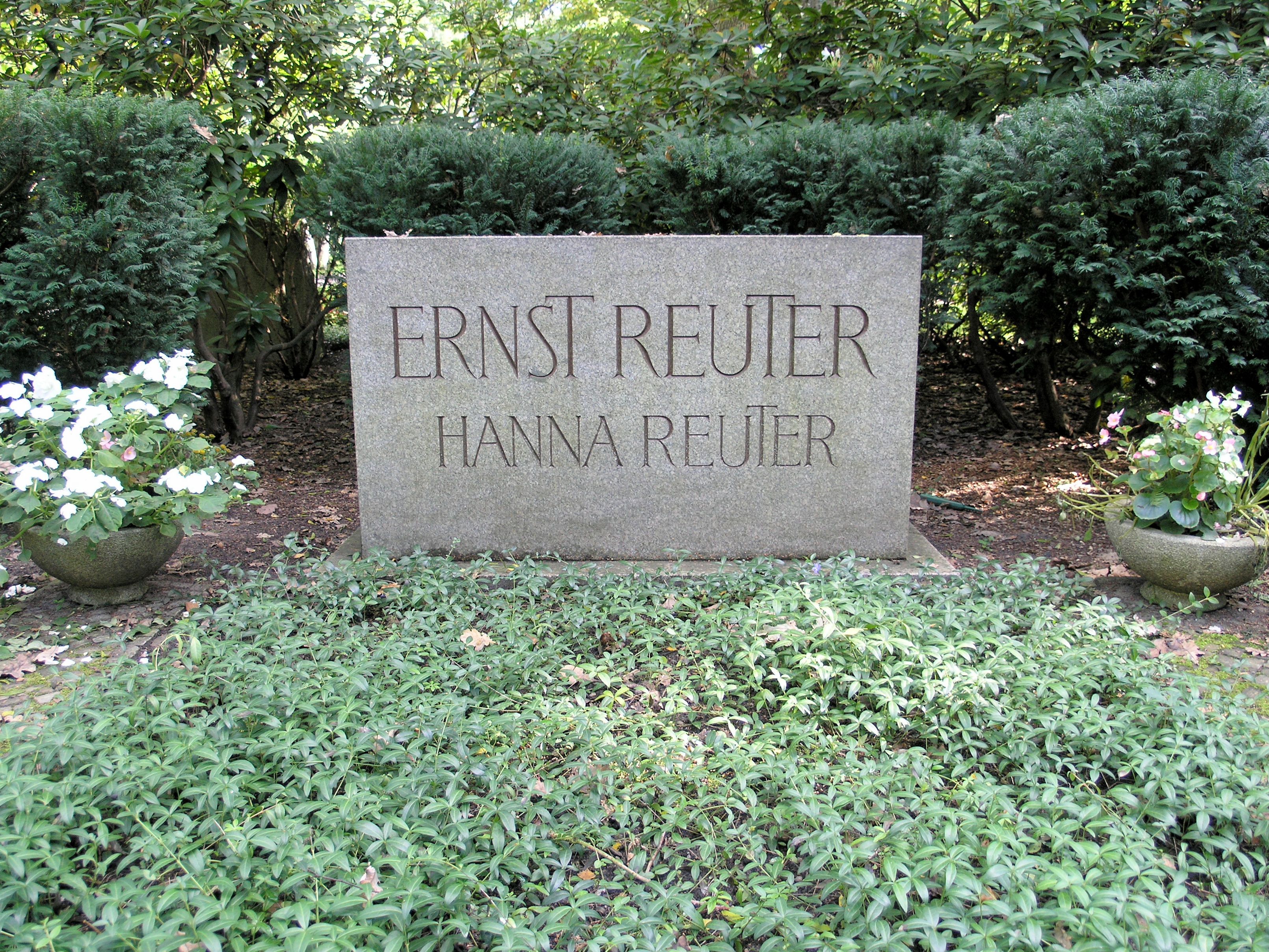 Grabstein von Ernst Reuter im Waldfriedhof Zehlendorf